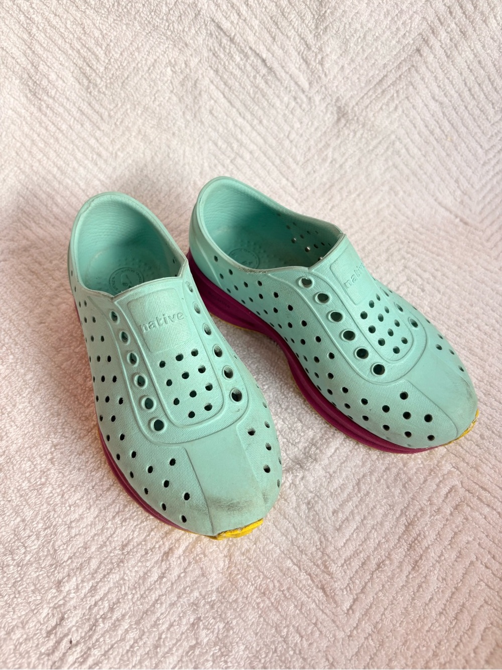 Native Mint Green Slip-On Shoes with Pink Midsole